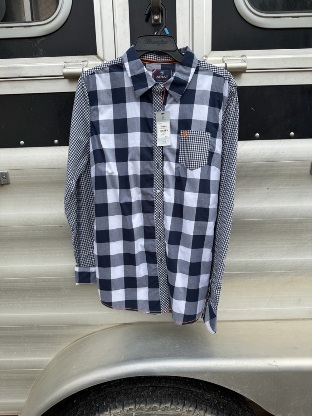 Women’s Ariat button down shirt